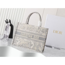 Christian Dior Shopping Bags